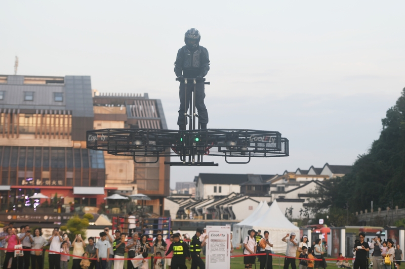 hangzhou delegation sets new record at 8th ciie