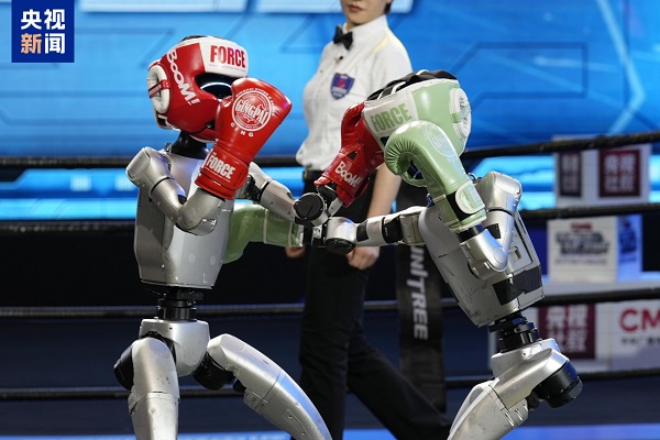 a világ első humanoid robot harci versenyét rendezték a kelet-kínai hangzhou városban