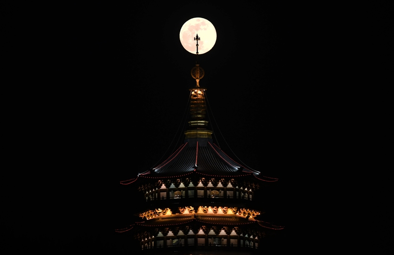 first supermoon of 2026 lights up west lake in hangzhou